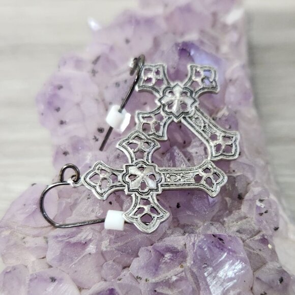 Fashion Jewlery Silvertone Gothic Cross Drop Dangle French Wire Earings - Picture 4 of 9